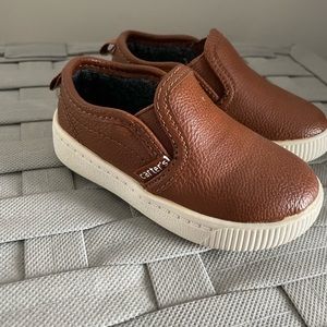 Carter’s baby shoes size 5